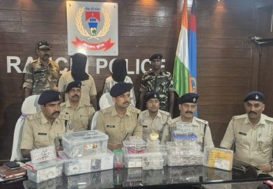 पिछले माह में केतारीबागान नामकुम में हुई लाखों की चोरी मामले में रांची पुलिस ने महारानी ज्वेलर्स के मालिक समेत दो को किया गिरफ्तार