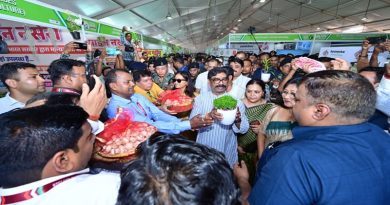 झारखंड कृषि व्यापार मेला में CM हेमन्त सोरेन ने कहा आधी जिम्मेदारी सरकार और आधी जिम्मेदारी किसान जब मिलकर उठायेंगे तो भविष्य में यहां के किसानों को कोई हरा नहीं सकता