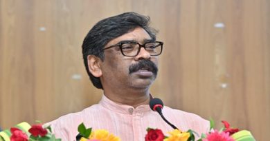 CM हेमंत सोरेन की संवेदनशील पहलः अब राज्य के वृद्ध, गंभीर रूप से बीमार एवं दिव्यांग कलाकारों को मासिक निवृत्तिका कलाकार पेंशन योजना के तहत मिलेगा चार हजार रुपये प्रतिमाह पेंशन