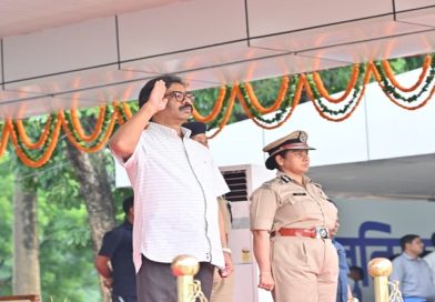 जैप 1 ग्राउंड, डोरंडा में आयोजित “बुनियादी प्रशिक्षुओं का पारण परेड समारोह को संबोधित करते हुए CM हेमन्त सोरेन ने कहा पुलिस बल में महिलाओं की बढ़ती भागीदारी हर्ष का विषय