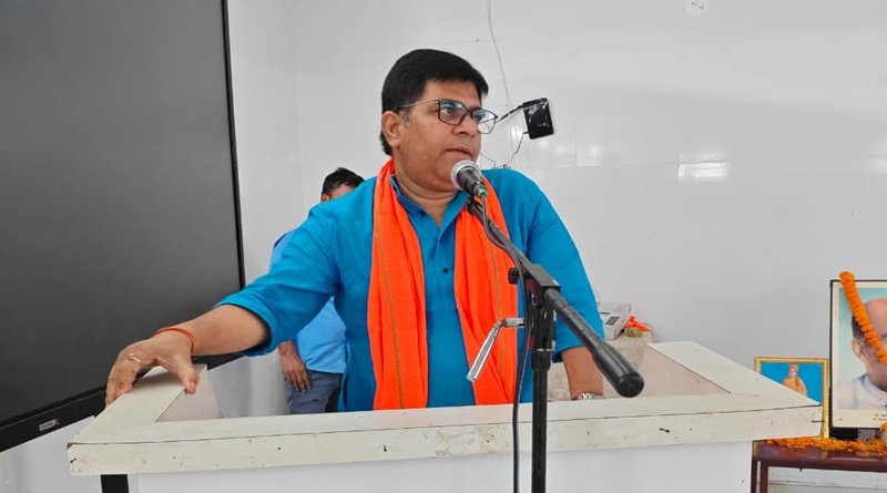 भाजपा में नई परिपाटी शुरू जो पार्टी का मानमर्दन करेगा, उसे बड़ा पद दिया जायेगा और इस काम को गति दे रहे हैं बाबूलाल मरांडी और प्रदेश संगठन मंत्री कर्मवीर सिंह, प्रमाण आपके सामने हैं