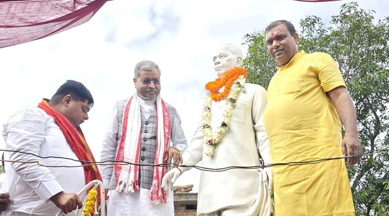 स्वनाम धन्य नेताओं से पटी प्रदेश भाजपा में एक है सुरेश साव, जो बाबूलाल मरांडी के साथ-साथ प्रदेश अध्यक्ष व संगठन मंत्री के भी अतिप्रिय हो गये हैं, क्यों अतिप्रिय हैं, इसकी भी भाजपा में खूब चर्चा है, पर …
