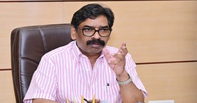 मुख्यमंत्री हेमन्त सोरेन ने पथ निर्माण विभाग की समीक्षा बैठक में अधिकारियों को लगाई फटकार, विभिन्न माध्यमों से आ रही शिकायतों व लंबित कार्यों को शीघ्र पूर्ण करने का दिया निर्देश