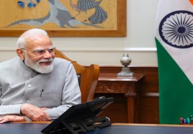 तिलचट्टे की आड़ में उससे मत उलझिये, वो मोदी है, सब की हवा निकालना जानता है, समय आने दीजिये, सब की हेकड़ी निकाल देगा