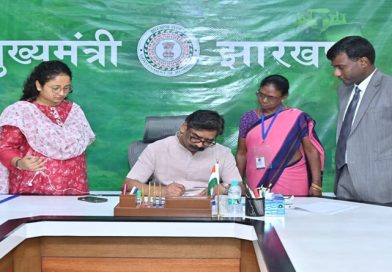 मुख्यमंत्री हेमन्त सोरेन ने स्वयं भरा एसआईआर प्रपत्र, लोकतांत्रिक प्रक्रिया में सहभागिता का दिया संदेश