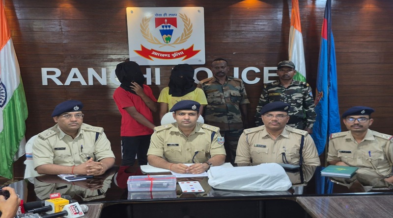 वाह रे रांची पुलिस, जो ट्रेन चलती ही नहीं, उस ट्रेन से भी आपने एक रेलयात्री को हटिया स्टेशन पर उतरवा दिया, ये एक्सक्लूसिव काम आप ही कर सकते हो, दूसरा कोई नहीं!