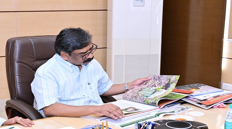 मुख्यमंत्री हेमन्त सोरेन ने पर्यटन, कला-संस्कृति, खेलकूद एवं युवा कार्य विभाग की समीक्षा बैठक में इको टूरिज्म के विकास, स्पोर्ट्स यूनिवर्सिटी निर्माण व कलाकारों के डाटा बेस तैयार करने पर दिया बल