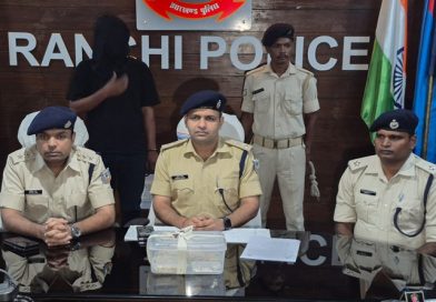 रांची पुलिस ने अशोक नगर चोरी कांड में शामिल मुजफ्फरपुर के समीर उर्फ कबीर खान को किया गिरफ्तार, 65 लाख के आभूषण बरामद, कुल बरामदगी एक करोड़ रुपये के पार