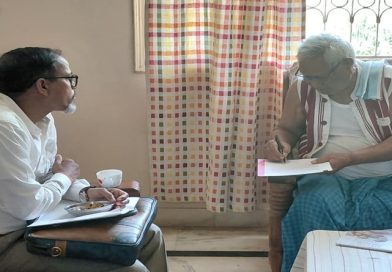 पीएमओ के अवर सचिव प्रदीप श्रीवास्तव ने कड़िया मुंडा से की मुलाकात, PM CARES की कार्य योजनाओं पर की चर्चा