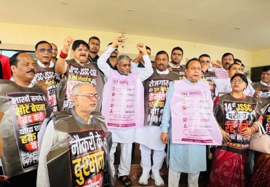 झारखण्ड विधानसभा के मानसून सत्र का दूसरा दिन हंगामे की भेंट चढ़ा, हो-हंगामे के बीच वित्त मंत्री ने सदन में 839931.11 लाख रुपये का प्रथम अनुपूरक बजट किया पेश