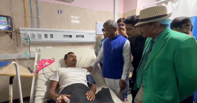 नेता प्रतिपक्ष बाबूलाल मरांडी ने सदर अस्पताल पहुंच बीमार अनशनकारी छात्रों से की मुलाकात, जाना कुशलक्षेम