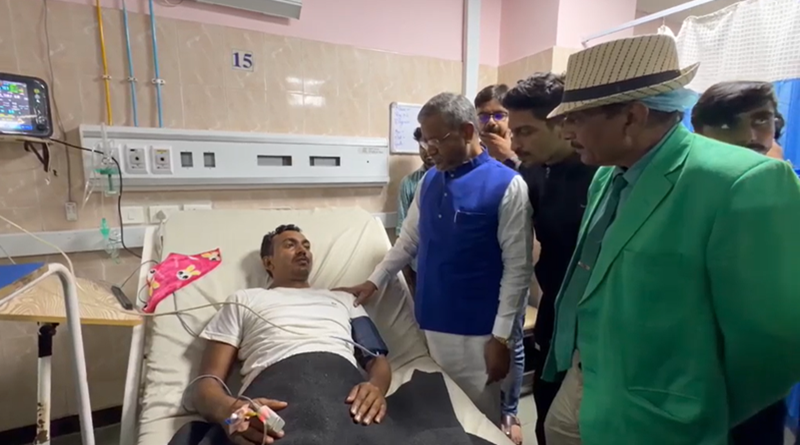 नेता प्रतिपक्ष बाबूलाल मरांडी ने सदर अस्पताल पहुंच बीमार अनशनकारी छात्रों से की मुलाकात, जाना कुशलक्षेम