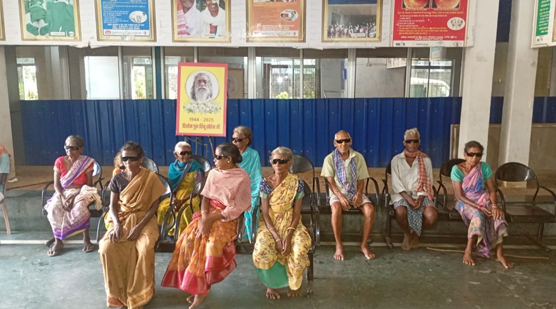 दिशोम गुरु शिबू सोरेन की प्रथम पुण्य तिथि को लेकर खूंटी में सर्वांगीण ग्राम विकास संस्था ने लगाया निःशुल्क मोतियाबिंद शिविर