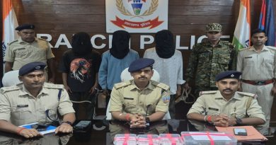 रांची के राहे थाना क्षेत्र में हत्या का खुलासा, तीन आरोपी गिरफ्तार, हत्या में प्रयुक्त फरसा, बाइक और चार मोबाइल बरामद