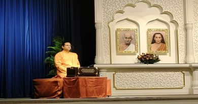 अपने हृदय को आश्रम बनाइये, जहां प्रेम, शांति, ध्यान हो, जहां आप मौन रहकर, ईश्वर के साथ खुद को एकाकार कर सकेः स्वामी चैतन्यानन्द गिरि