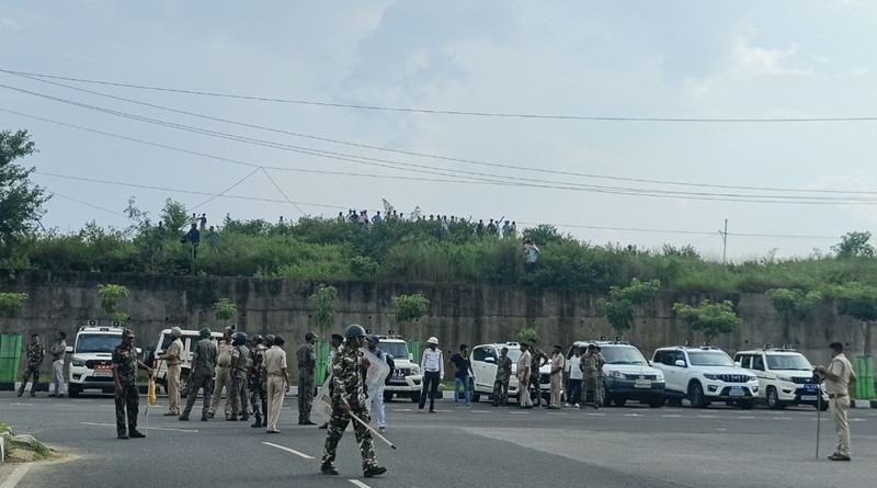 पुलिस की सारी बेरिकेटिंग धरी की धरी रह गई, 26 साल में पहली बार आंदोलनकारी पहुंच गये विधानसभा परिसर के निकट, पुलिस द्वारा बल प्रयोग करने के बावजूद छात्रों के हौसले बुलंद, इधर एल खिंयाग्ते गिरफ्तार