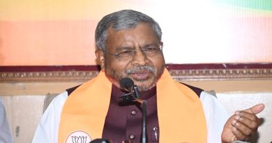 नेता प्रतिपक्ष ने उठाए सवाल ‘जब भ्रष्टाचार और सरकारी खजाने की लूट में लिप्त आईएएस अधिकारी जेल जा सकते हैं, तो खाकी वर्दी वाले आईपीएस अधिकारियों को यह ‘अभेद्य सुरक्षा कवच’ किसने दे रखा है?’