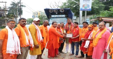 स्वर्णरेखा नदी को प्रदूषणमुक्त बनाने और ऐतिहासिक इक्कीसो महादेव को संरक्षित करने के संकल्प के साथ स्वर्णरेखा उत्थान समिति द्वारा आयोजित कांवर यात्रा में सैकड़ों कांवरियों ने लिया हिस्सा