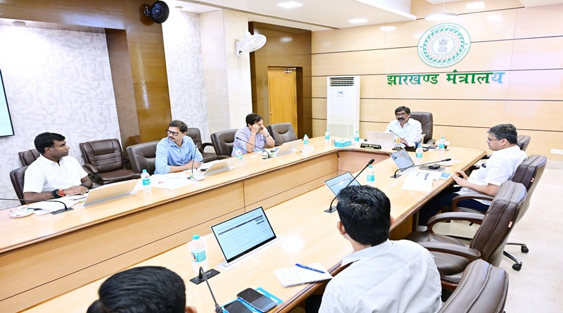 नगर विकास तथा पथ निर्माण की समीक्षा बैठक में रोड नेटवर्क, मास्टर प्लान, यातायात, ड्रेनेज सिस्टम, वेंडर मार्केट, पार्क एवं शहरी सुविधाओं को बेहतर बनाने पर CM हेमन्त सोरेन का ज्यादा जोर