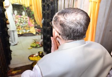 श्रीकृष्ण जन्माष्टमी के सुअवसर पर राज्यपाल संतोष कुमार गंगवार पहुंचे रांची के बोड़ेया स्थित अतिप्राचीन व एतिहासिक श्री मदन मोहन मंदिर, की पूजा अर्चना, मदन मोहन के दर्शन कर हुए आत्मविभोर