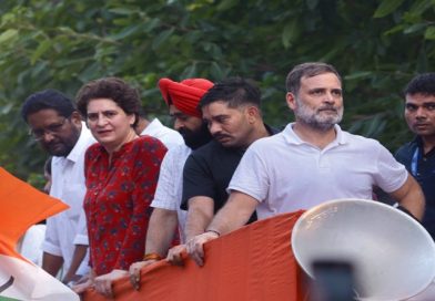 अनोखे है राहुल गांधी, ये कुछ भी कर सकते हैं, ये पानी में आग लगा सकते है और आग से पानी भी निकाल सकते हैं, इसलिए ये और इनकी पार्टी कुछ भी करें, बस मजे लीजिये…
