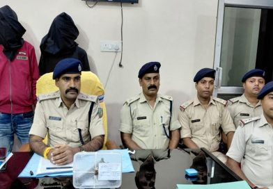 रांची के नामकुम थाना क्षेत्र में हथियार व चोरी की दो बाइक के साथ दो गिरफ्तार