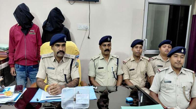 रांची के नामकुम थाना क्षेत्र में हथियार व चोरी की दो बाइक के साथ दो गिरफ्तार