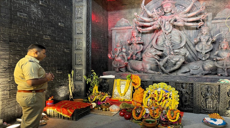 दुर्गा पूजा में रांची पुलिस अर्थात् कर्तव्य, आस्था, भक्ति, आराधना, सेवा व सुरक्षा व्यवस्था साथ-साथ