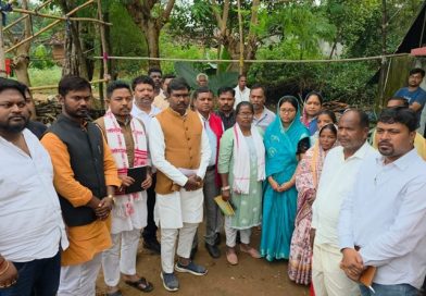 लक्ष्मीकांत मुंडा हत्याकांड: भाजपा प्रतिनिधिमंडल ने पीड़ित परिवार से की मुलाकात, सात दिनों में खुलासा नहीं होने पर उग्र आंदोलन की दी चेतावनी